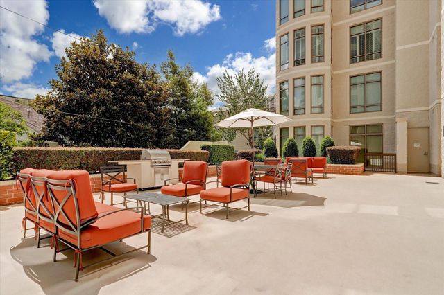 2211 Briarglen Drive 505, Houston, TX 77027