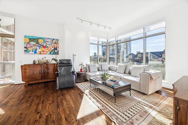 2211 Briarglen Drive 505, Houston, TX 77027