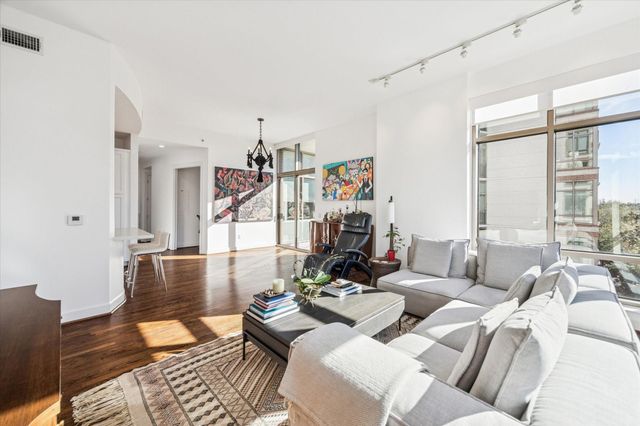 2211 Briarglen Drive 505, Houston, TX 77027