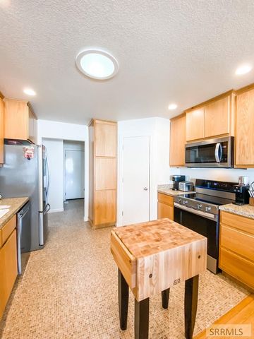 886 Falcon Circle, Blackfoot, ID 83221