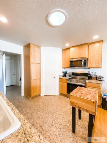 886 Falcon Circle, Blackfoot, ID 83221