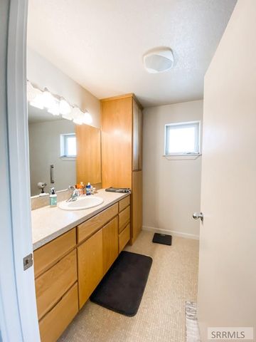 886 Falcon Circle, Blackfoot, ID 83221