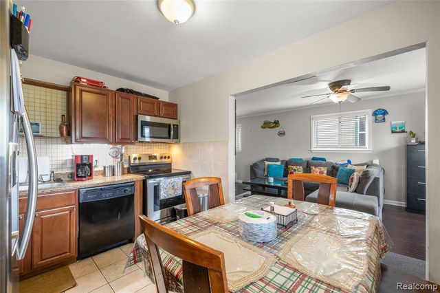 2378 River Drive, Lincoln Park, MI 48146