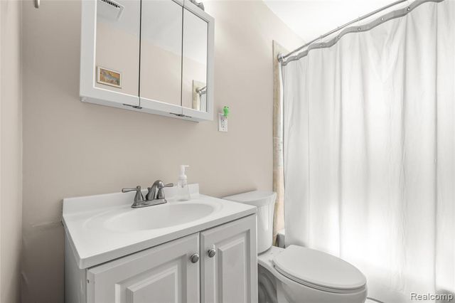 2378 River Drive, Lincoln Park, MI 48146