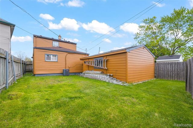 2378 River Drive, Lincoln Park, MI 48146