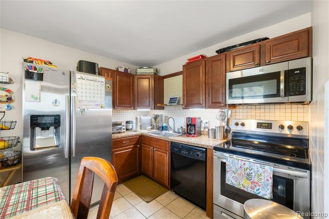 2378 River Drive, Lincoln Park, MI 48146