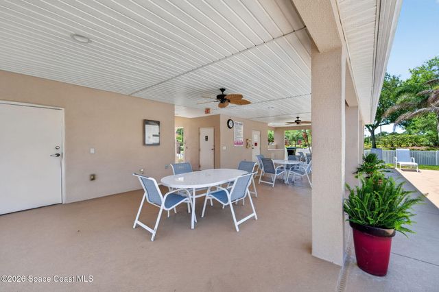 590 Wedge Court SE, Palm Bay, FL 32909