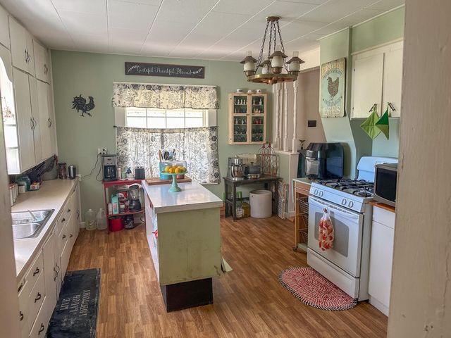 837 County Road 340, West Plains, MO 65775