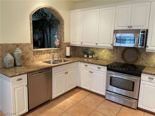 3683 Olde Cottage LN, Bonita Springs, FL 34134
