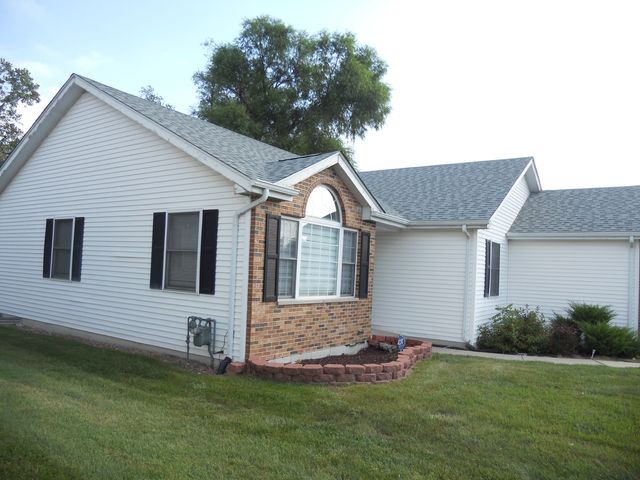 251 Hillcrest Lane, Steger, IL 60475