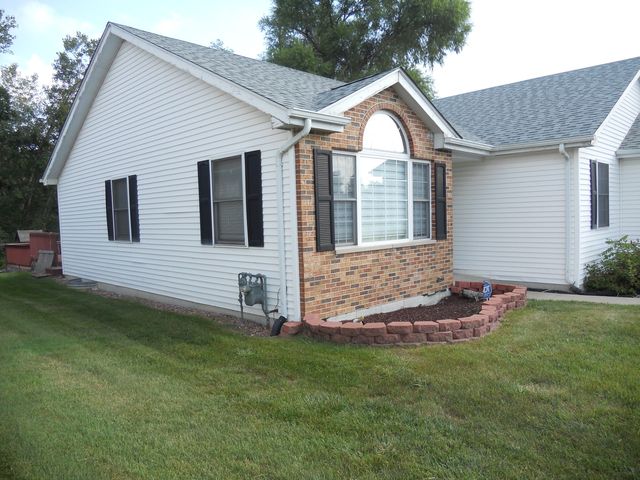 251 Hillcrest Lane, Steger, IL 60475