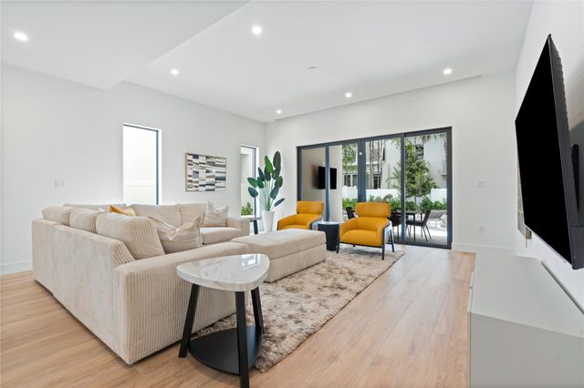 808 SE 12th Street 808, Fort Lauderdale, FL 33316