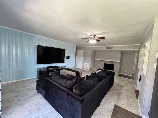 5609 Kerry Lane, Garland, TX 75043