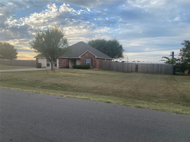 150 Hunters Circle, Weatherford, TX 76088