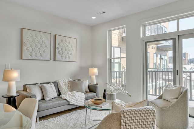 566 Columbus Ave 309, Boston, MA 02118