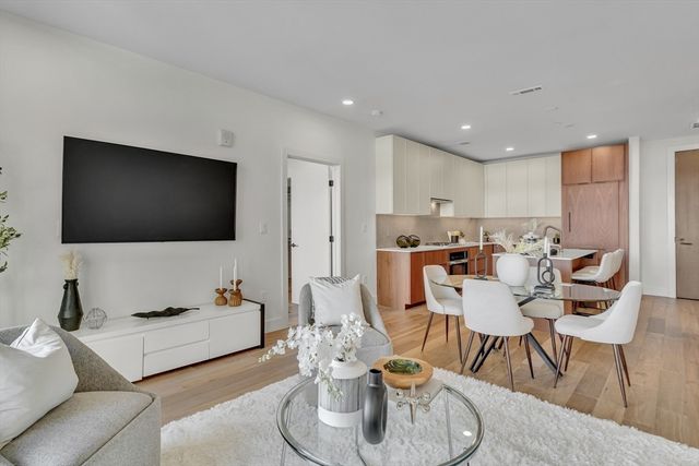 566 Columbus Ave 309, Boston, MA 02118