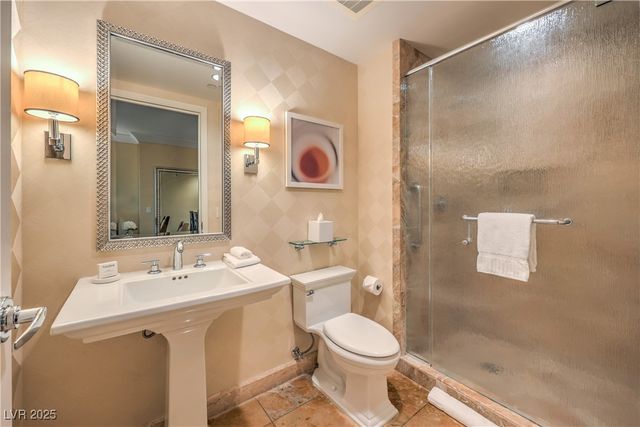 2000 Fashion Show Drive 3626, Las Vegas, NV 89109