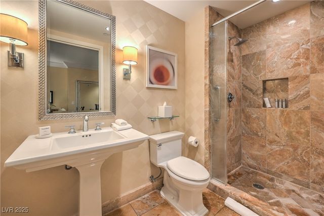 2000 Fashion Show Drive 3626, Las Vegas, NV 89109