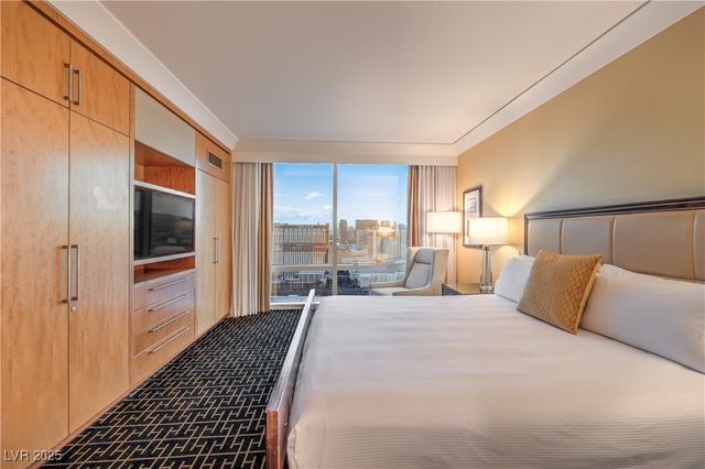 2000 Fashion Show Drive 3626, Las Vegas, NV 89109