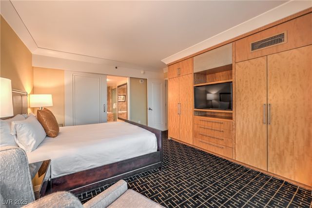 2000 Fashion Show Drive 3626, Las Vegas, NV 89109