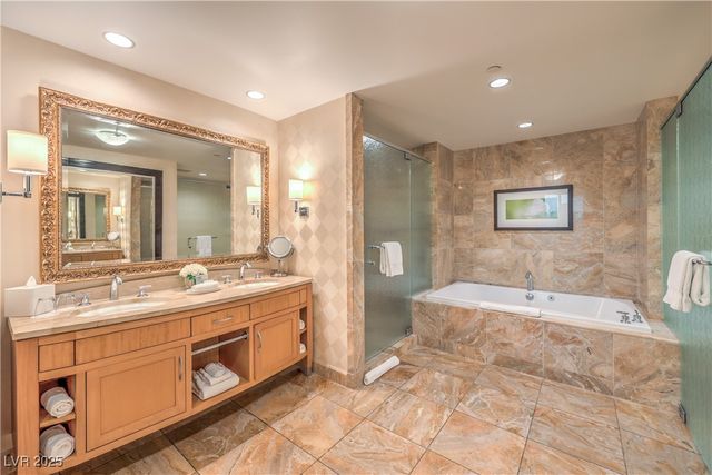 2000 Fashion Show Drive 3626, Las Vegas, NV 89109