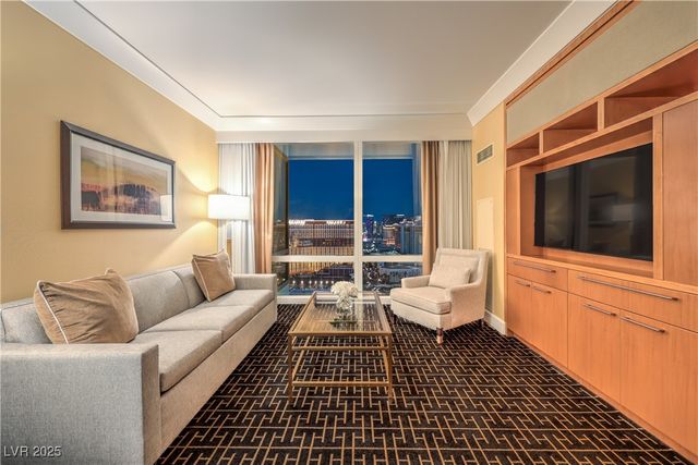 2000 Fashion Show Drive 3626, Las Vegas, NV 89109