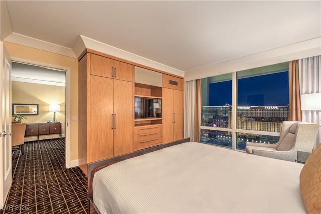 2000 Fashion Show Drive 3626, Las Vegas, NV 89109