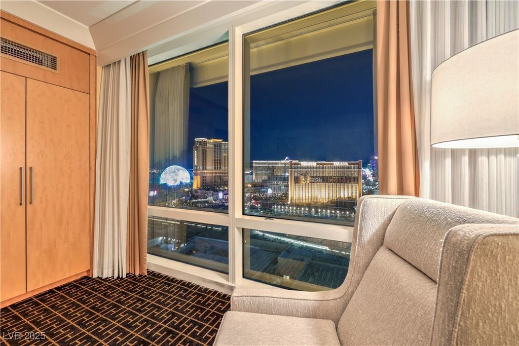 2000 Fashion Show Drive 3626, Las Vegas, NV 89109