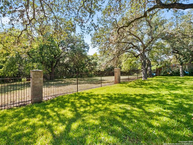 12511 Elm Country Lane, San Antonio, TX 78230