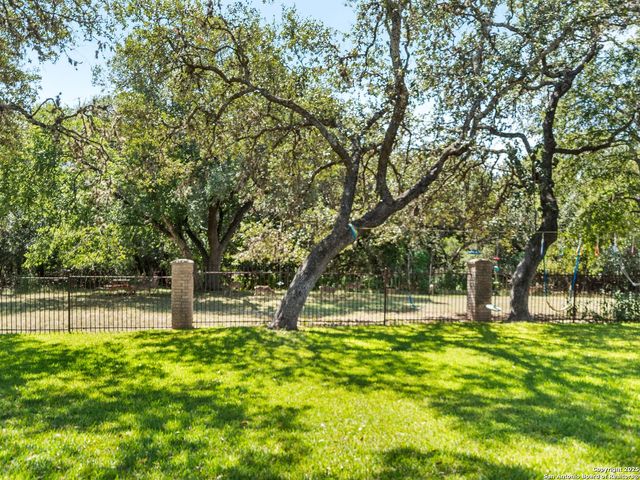 12511 Elm Country Lane, San Antonio, TX 78230