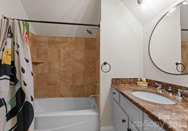 4501 Oglukian Road, Charlotte, NC 28226