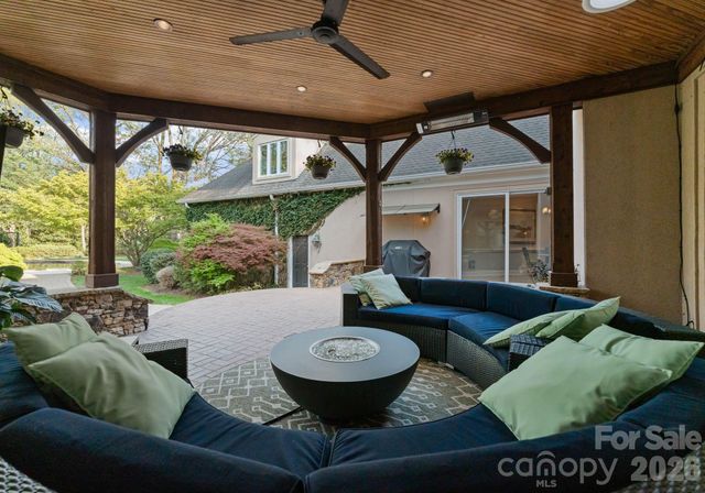 4501 Oglukian Road, Charlotte, NC 28226