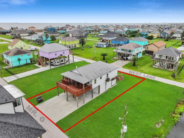889 Mr G Street, Crystal Beach, TX 77650