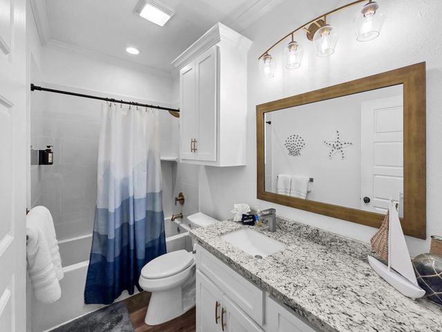 889 Mr G Street, Crystal Beach, TX 77650