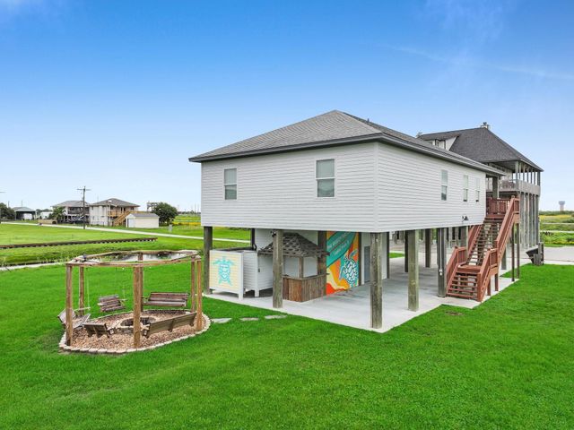 889 Mr G Street, Crystal Beach, TX 77650