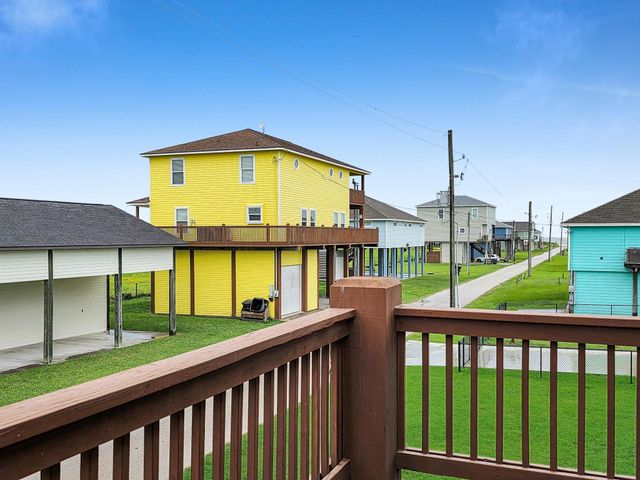 889 Mr G Street, Crystal Beach, TX 77650