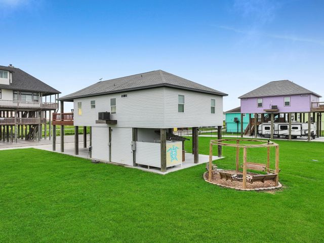 889 Mr G Street, Crystal Beach, TX 77650