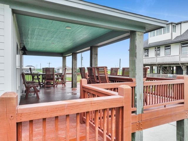 889 Mr G Street, Crystal Beach, TX 77650