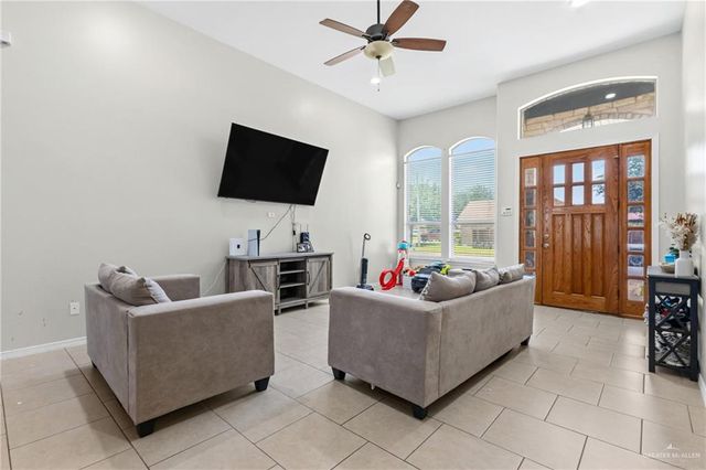 912 E Buchanan Drive N, Pharr, TX 78577