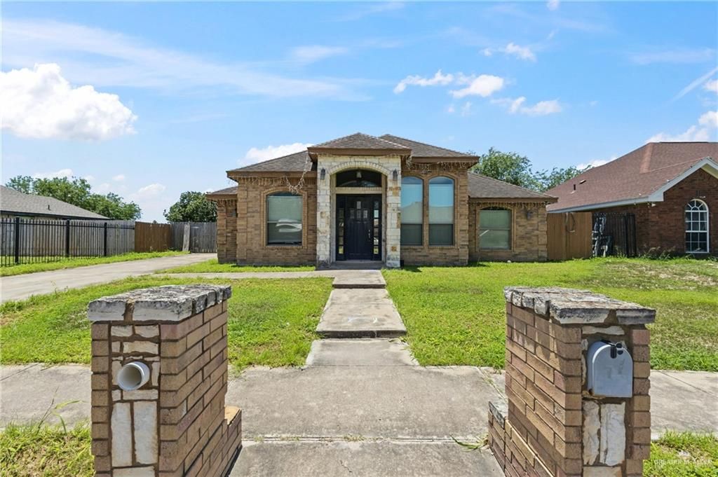 912 E Buchanan Drive N, Pharr, TX 78577