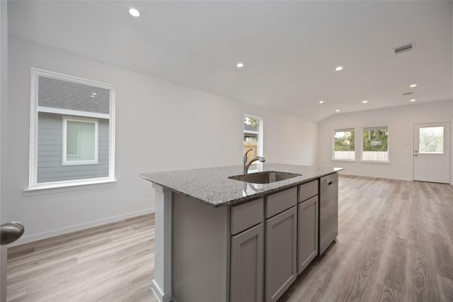 5208 Purple Beebalm Way, Houston, TX 77048