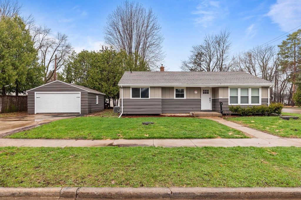 2007 S GLADYS AVENUE, Appleton, WI 54915