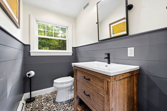 61 Topsfield Road, Wenham, MA 01984