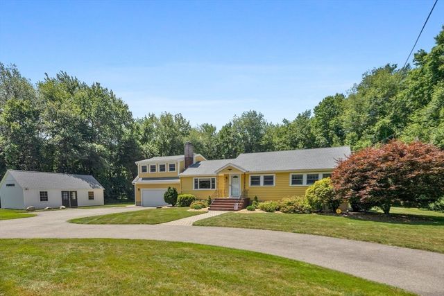 61 Topsfield Road, Wenham, MA 01984