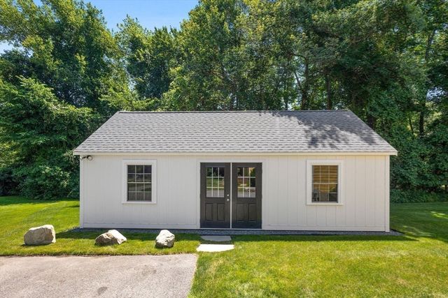 61 Topsfield Road, Wenham, MA 01984