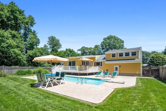 61 Topsfield Road, Wenham, MA 01984