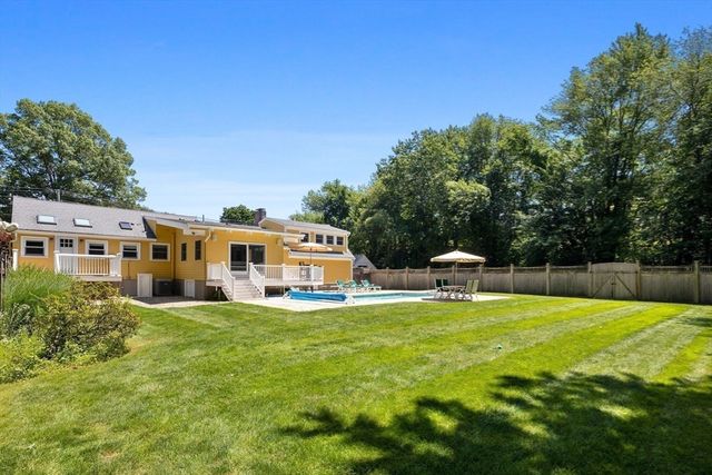 61 Topsfield Road, Wenham, MA 01984