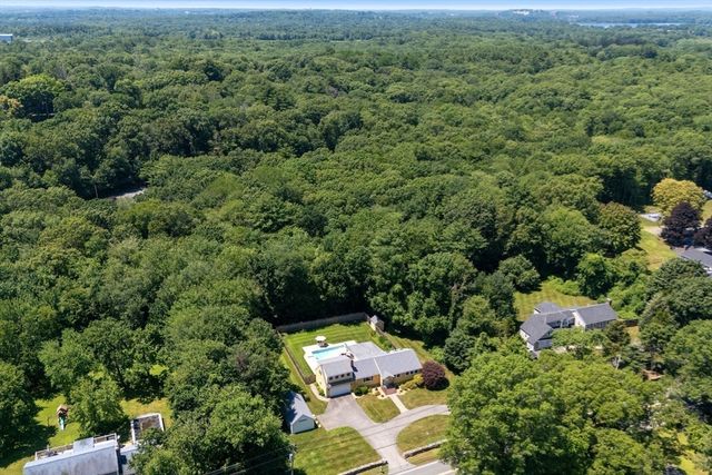 61 Topsfield Road, Wenham, MA 01984