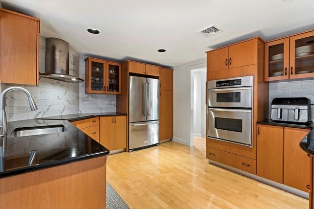 61 Topsfield Road, Wenham, MA 01984