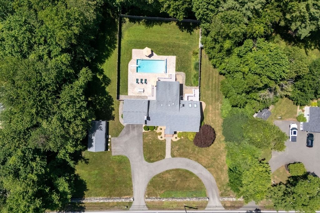 61 Topsfield Road, Wenham, MA 01984